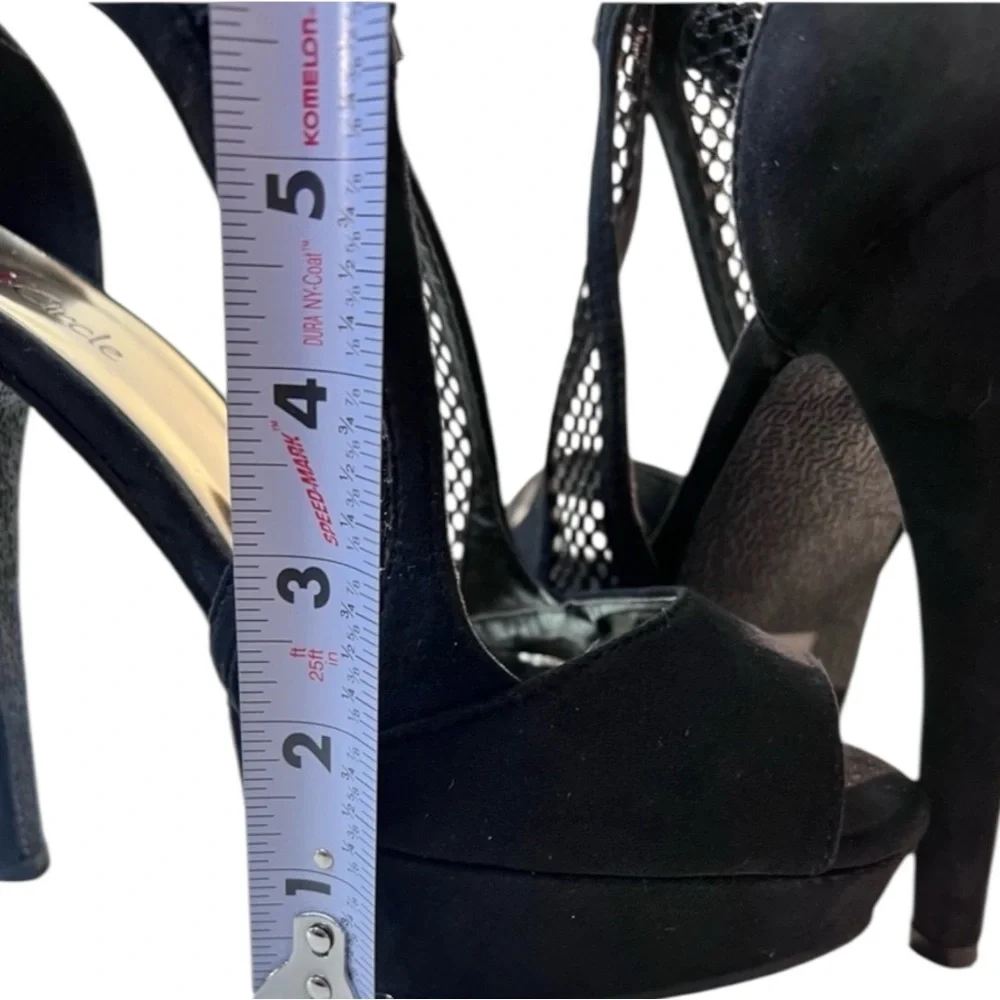 Red Circle Stiletto Heel, Ankle Strap, Buckle Closure, Color Black,‎ Size 7.5
